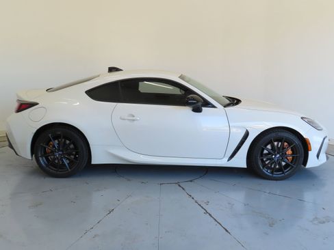 New 2025 Subaru BRZ tS image 2