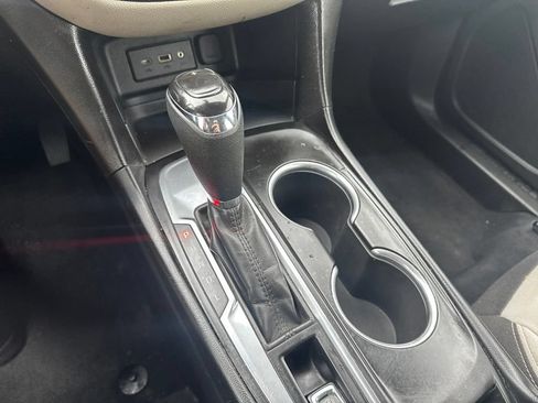 Used 2019 Chevrolet Equinox LS FWD image 30