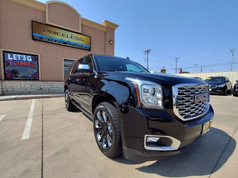 Used 2019 GMC Yukon Denali w/ Denali Ultimate Package AWD/4WD image 2