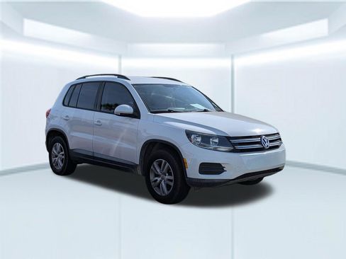 Used 2015 Volkswagen Tiguan S FWD image 6