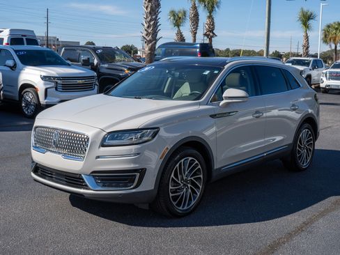 Used 2020 Lincoln Nautilus Reserve w/ Equipment Group 201A image 7