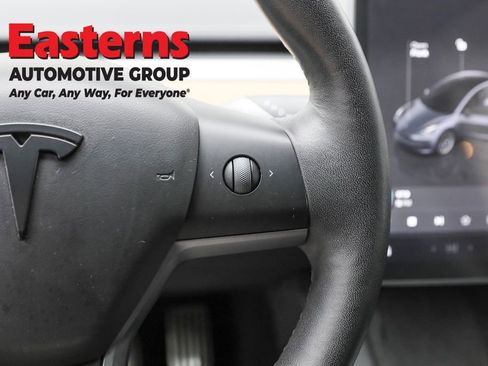 Used 2023 Tesla Model 3 Standard Range image 16