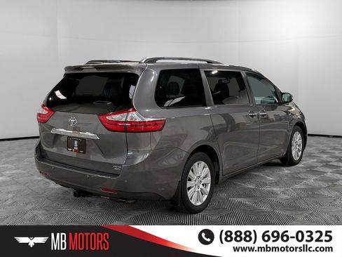 Used 2017 Toyota Sienna Limited AWD/4WD image 3