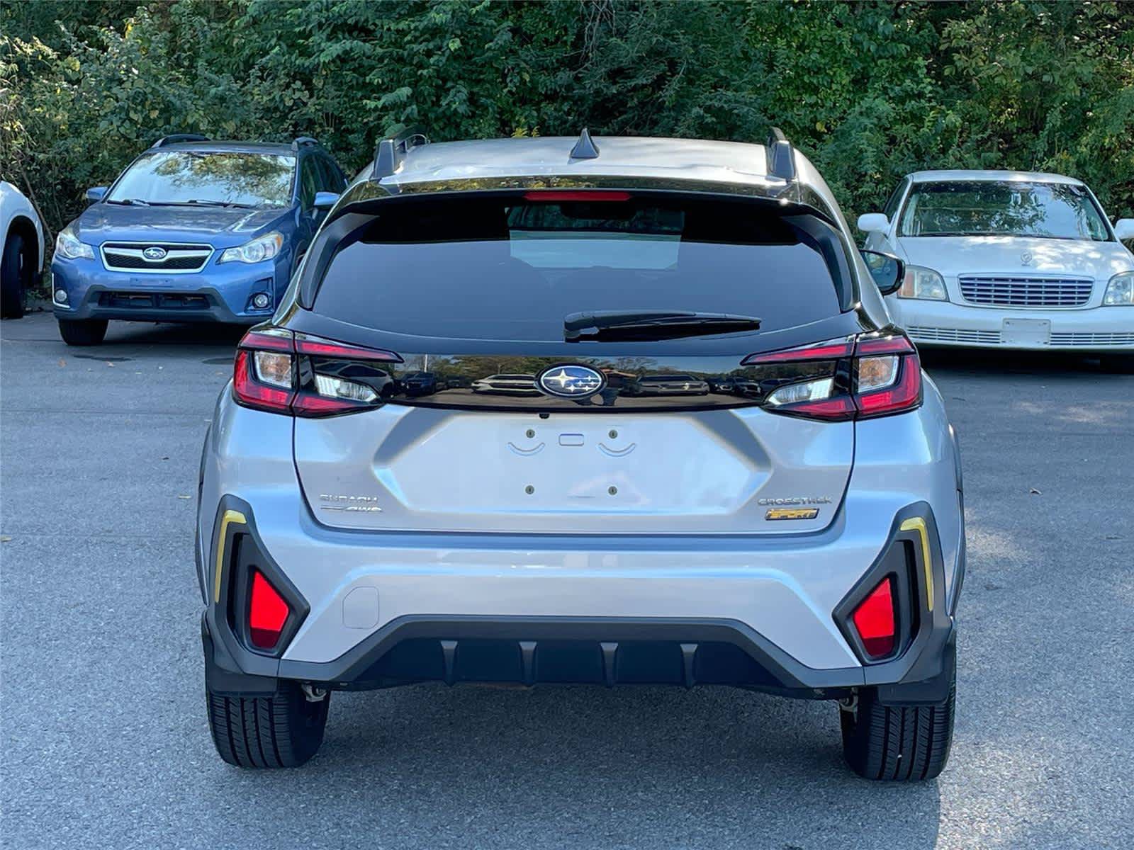 Used 2024 Subaru Crosstrek 2.5i Sport w/ Crosstrek Mirror Package AWD/4WD image 4