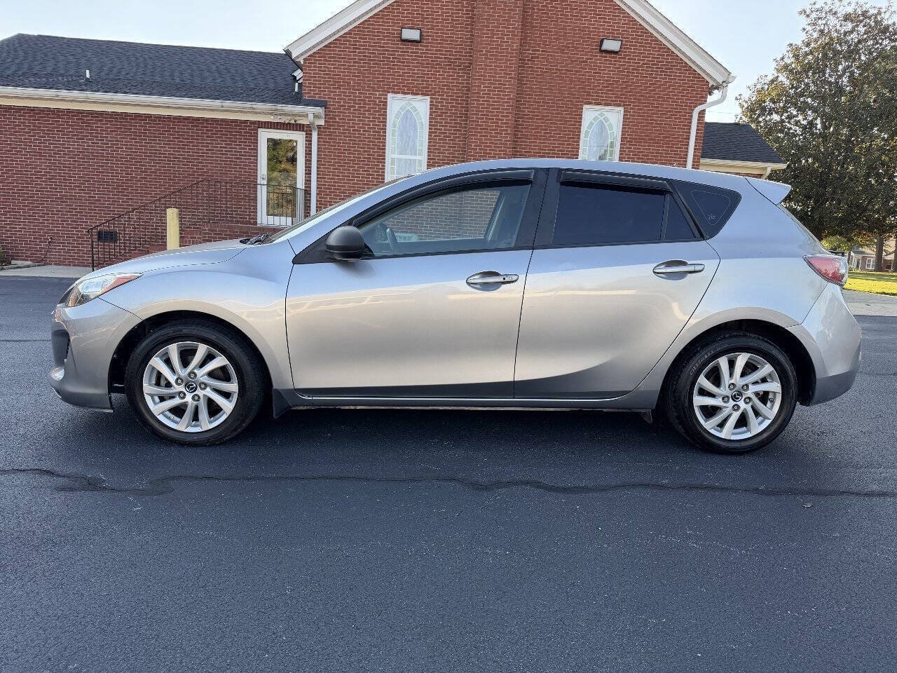 Used 2013 MAZDA MAZDA3 i Touring FWD image 8
