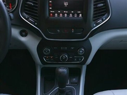 Used 2021 Jeep Cherokee Latitude Plus image 38