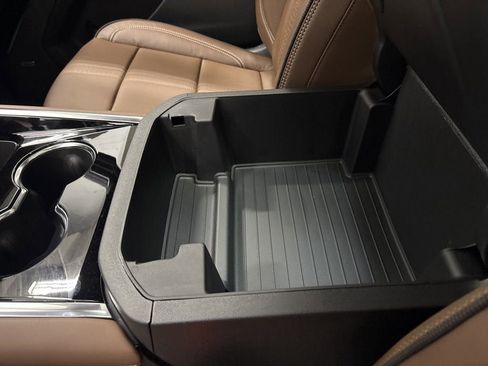 New 2026 Chevrolet Suburban High Country AWD/4WD image 18