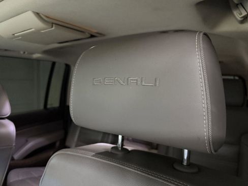 Used 2018 GMC Yukon XL Denali w/ Denali Ultimate Package AWD/4WD image 14