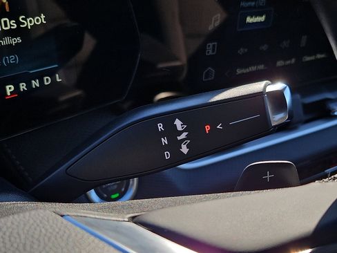 Used 2025 Chevrolet Equinox LT w/ Safety and Technology Package image 14