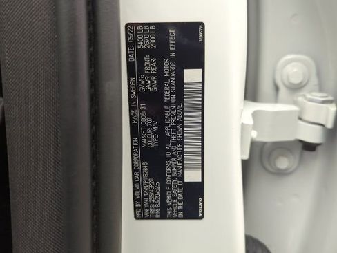 Used 2023 Volvo XC60 B5 Plus w/ Climate Package image 28