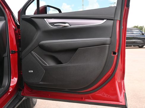 Certified 2025 Cadillac XT5 Luxury FWD image 27