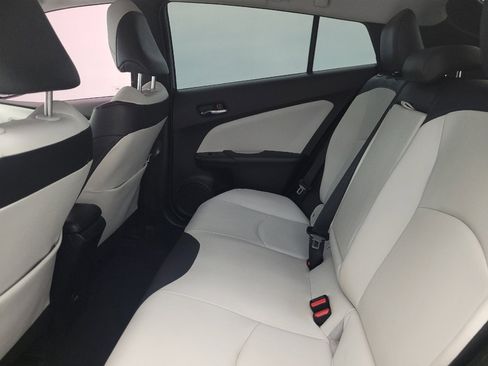 Used 2018 Toyota Prius Four Touring w/ Premium Convenience Package image 18