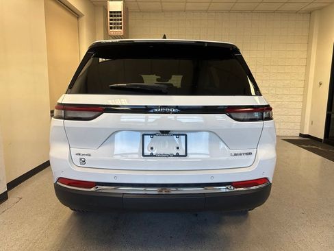 Used 2023 Jeep Grand Cherokee Limited AWD/4WD image 43