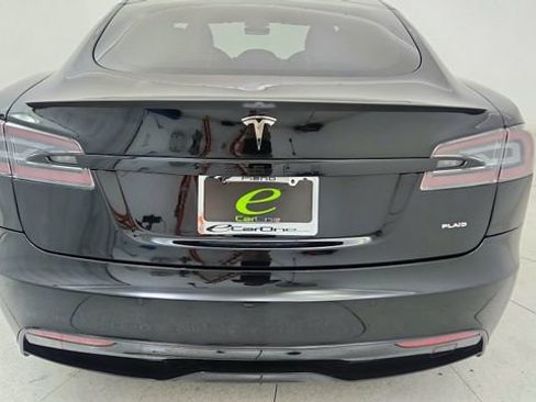 Used 2021 Tesla Model S Plaid image 12