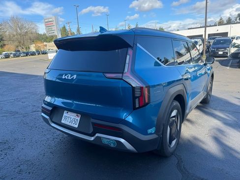 Used 2024 Kia EV9 Wind image 4
