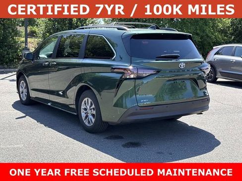 Used 2025 Toyota Sienna XLE FWD image 4
