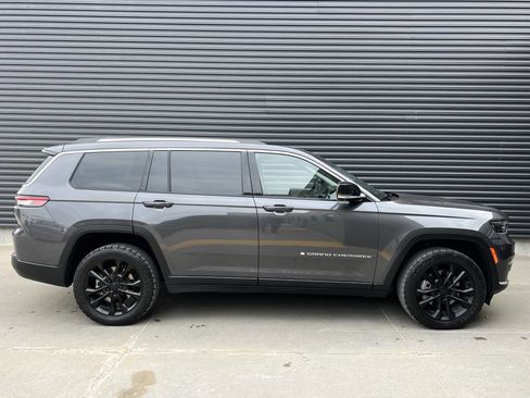 Used 2023 Jeep Grand Cherokee L Limited w/ Luxury Tech Group II image 10