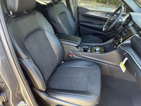 New 2025 Jeep Grand Cherokee Laredo RWD image 42