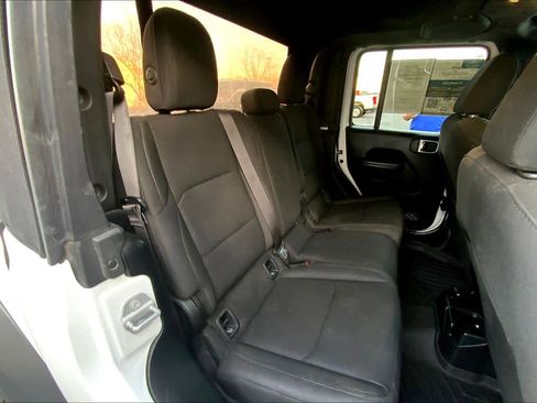 Used 2020 Jeep Gladiator Sport w/ Quick Order Package 24S image 18