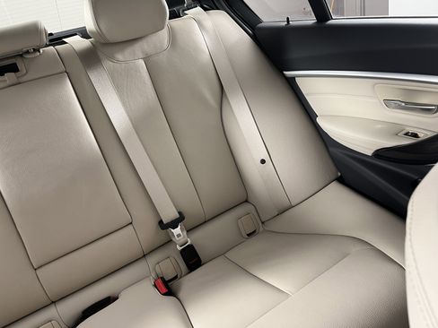 Used 2018 BMW 330i xDrive Sedan w/ Premium Package image 24