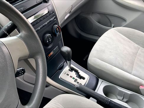 Used 2010 Toyota Corolla LE image 15