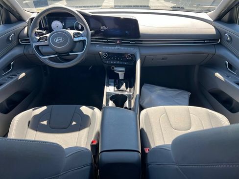 Certified 2025 Hyundai Elantra SEL FWD image 14