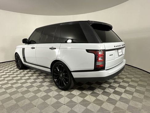 Used 2017 Land Rover Range Rover HSE image 3