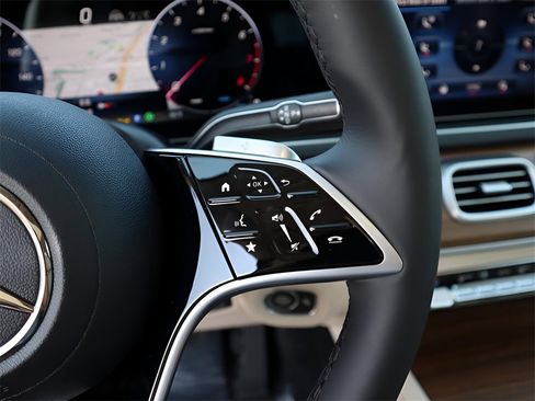 New 2026 Mercedes-Benz GLS 450 4MATIC image 38