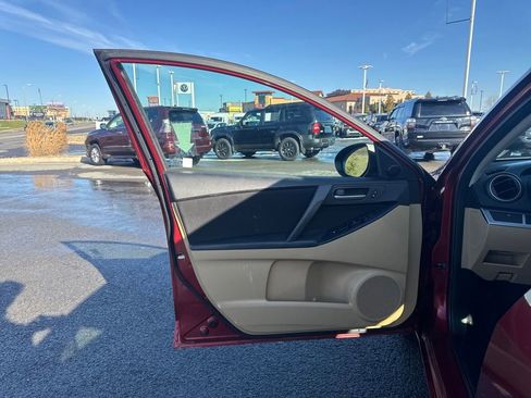 Used 2010 MAZDA MAZDA3 i Touring image 22