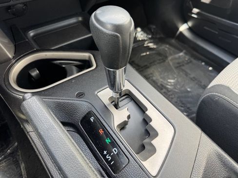 Used 2018 Toyota RAV4 XLE AWD/4WD image 19