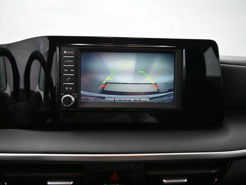 Certified 2025 Nissan Kicks S image 15