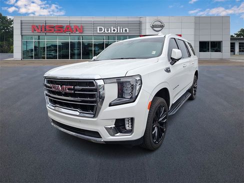 Used 2022 GMC Yukon SLT w/ SLT Premium Package image 1