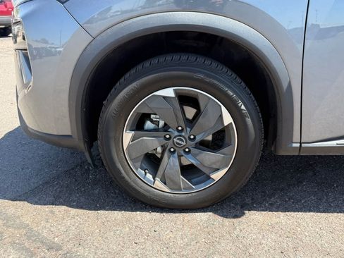 Used 2025 Nissan Rogue SV AWD/4WD image 7