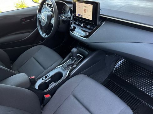 Used 2025 Toyota Corolla LE w/ Convenience Package FWD image 17