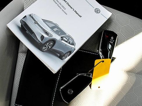 Used 2023 Volkswagen ID.4 S image 13