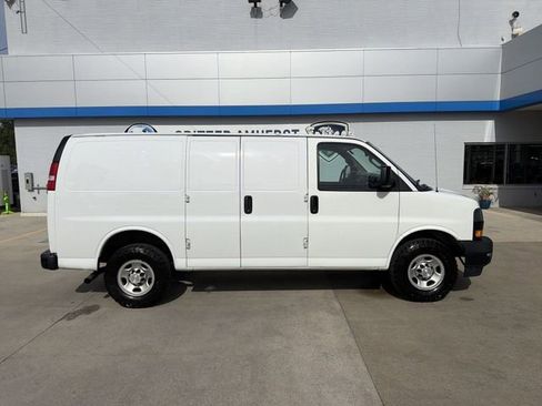 Used 2020 Chevrolet Express 2500 w/ Driver Convenience Package RWD image 11