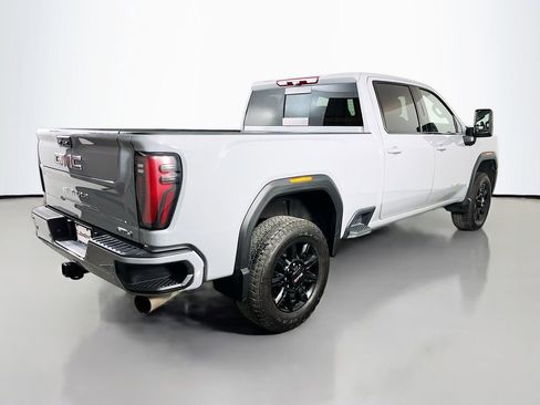 Used 2024 GMC Sierra 2500 AT4 w/ Technology Package AWD/4WD image 7