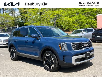Used 2024 Kia Telluride S w/ S Sunroof Package