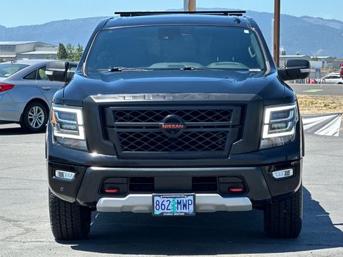 Used 2021 Nissan Titan PRO-4X w/ Pro-4x Convenience Package AWD/4WD image 8