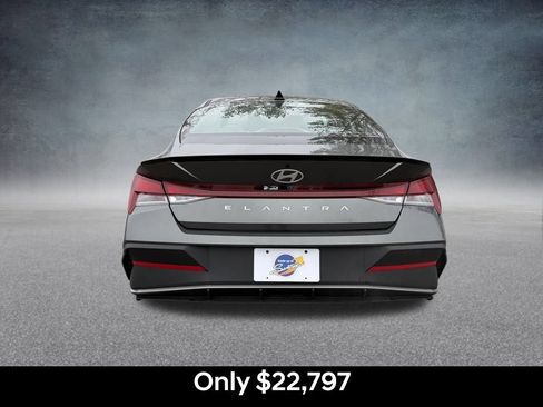 Used 2026 Hyundai Elantra Sport FWD image 4