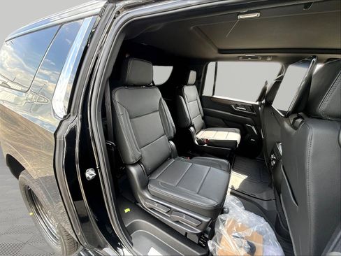 New 2026 GMC Yukon XL Denali w/ Denali Reserve Package AWD/4WD image 11