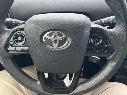 Used 2020 Toyota Prius LE image 16
