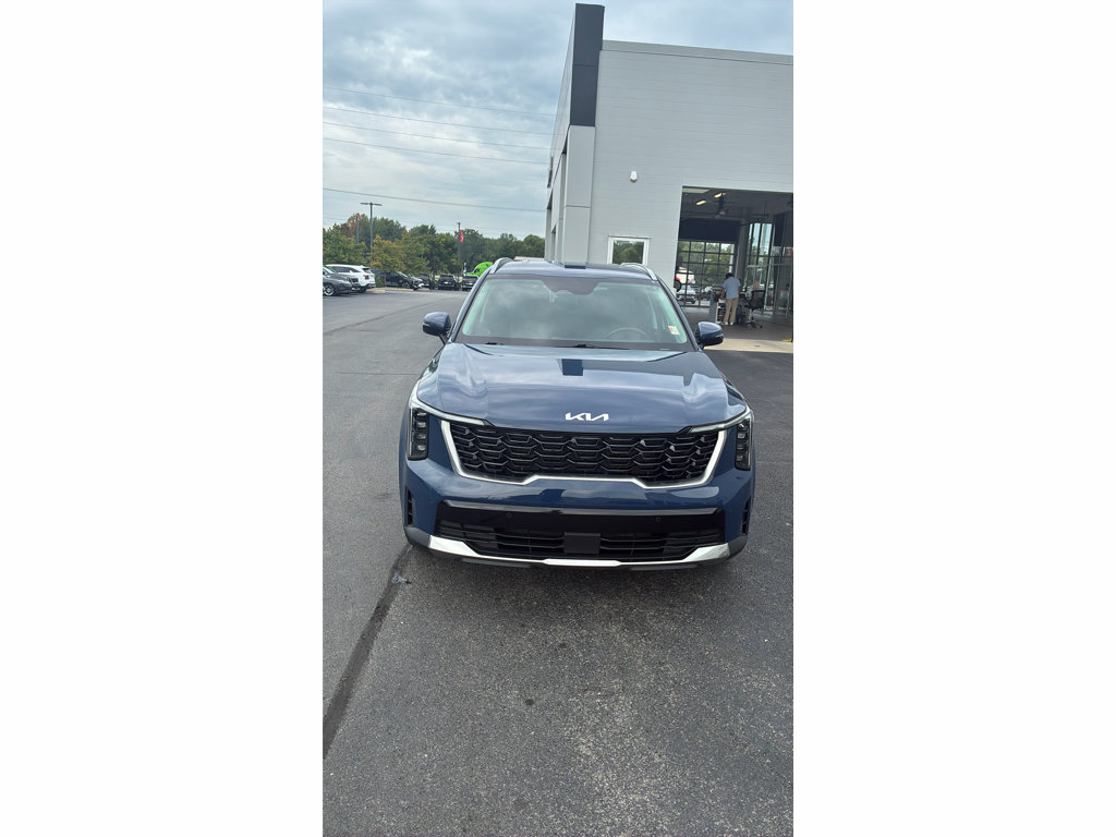 Used 2025 Kia Sorento S FWD image 2