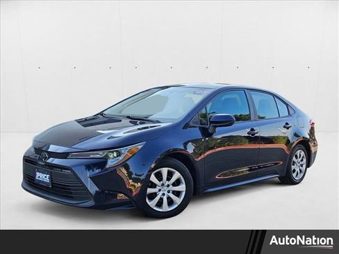 Used 2023 Toyota Corolla LE image 1