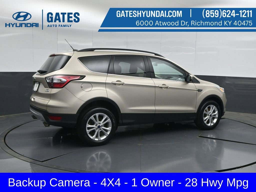 Used 2018 Ford Escape SE AWD/4WD image 2