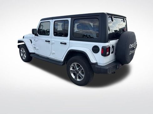Used 2022 Jeep Wrangler Unlimited Sahara image 3