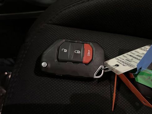 Used 2022 Jeep Wrangler Unlimited Sport image 24