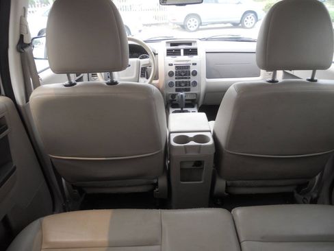 Used 2011 Ford Escape XLT w/ 203A Rapid Spec Order Code FWD image 27