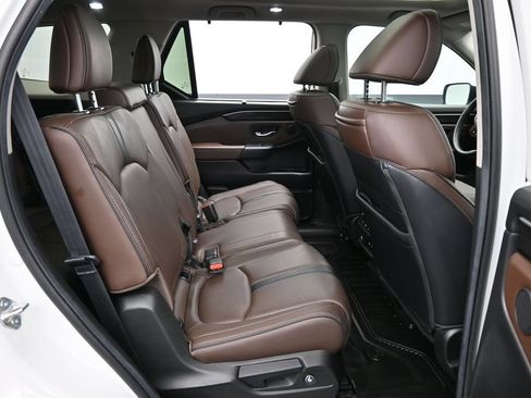 Used 2025 Honda Pilot Elite image 38