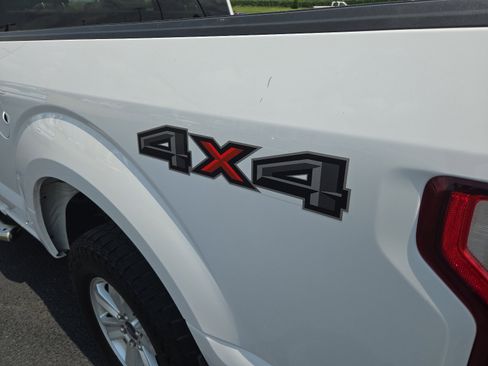 Used 2018 Ford F150 XLT image 4
